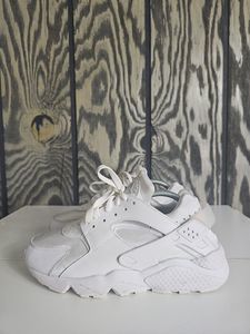 Nike Air Huarache Triple White All White Women's Athletic Sneakers Size 8
